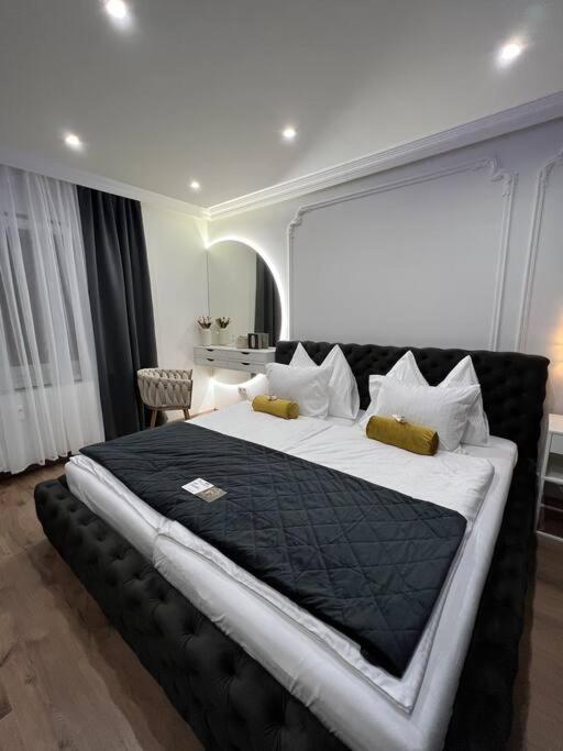 Traum Wohnung Mit Kingsize-Bett Graz Bagian luar foto