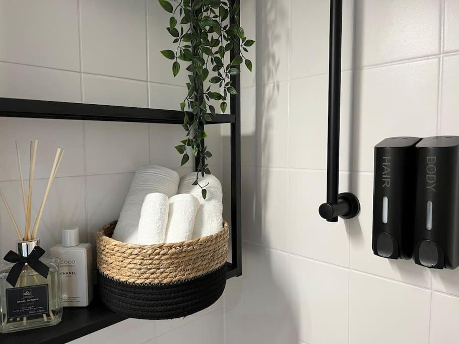 Traum Wohnung Mit Kingsize-Bett Graz Bagian luar foto