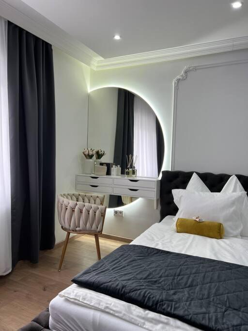 Traum Wohnung Mit Kingsize-Bett Graz Bagian luar foto