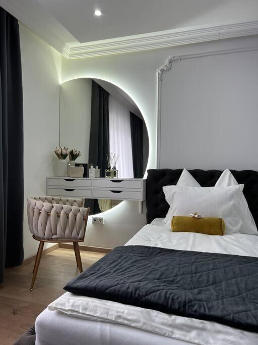 Traum Wohnung Mit Kingsize-Bett Graz Bagian luar foto