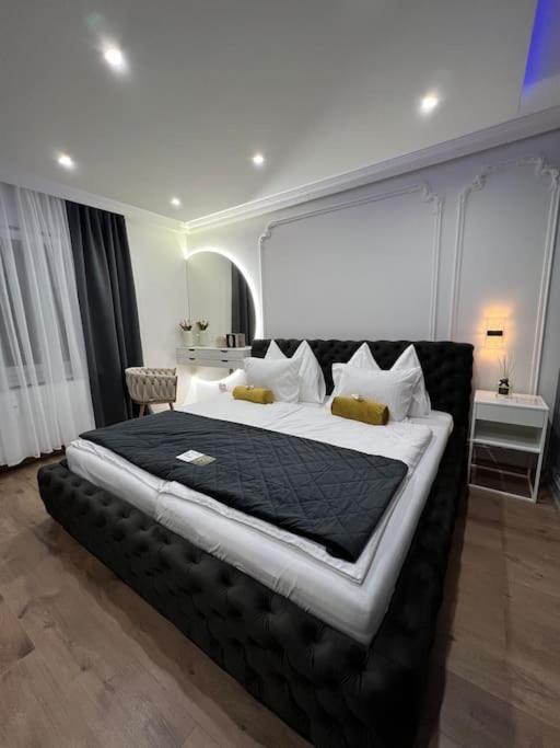 Traum Wohnung Mit Kingsize-Bett Graz Bagian luar foto
