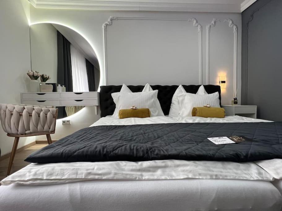 Traum Wohnung Mit Kingsize-Bett Graz Bagian luar foto