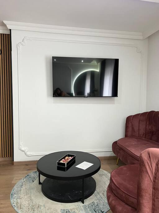 Traum Wohnung Mit Kingsize-Bett Graz Bagian luar foto
