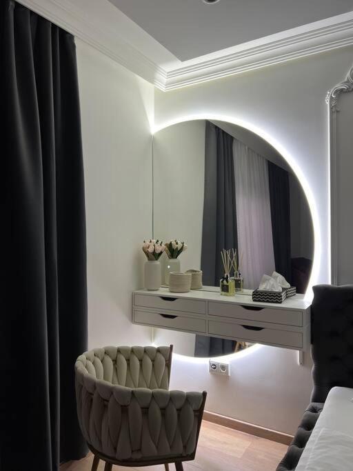 Traum Wohnung Mit Kingsize-Bett Graz Bagian luar foto